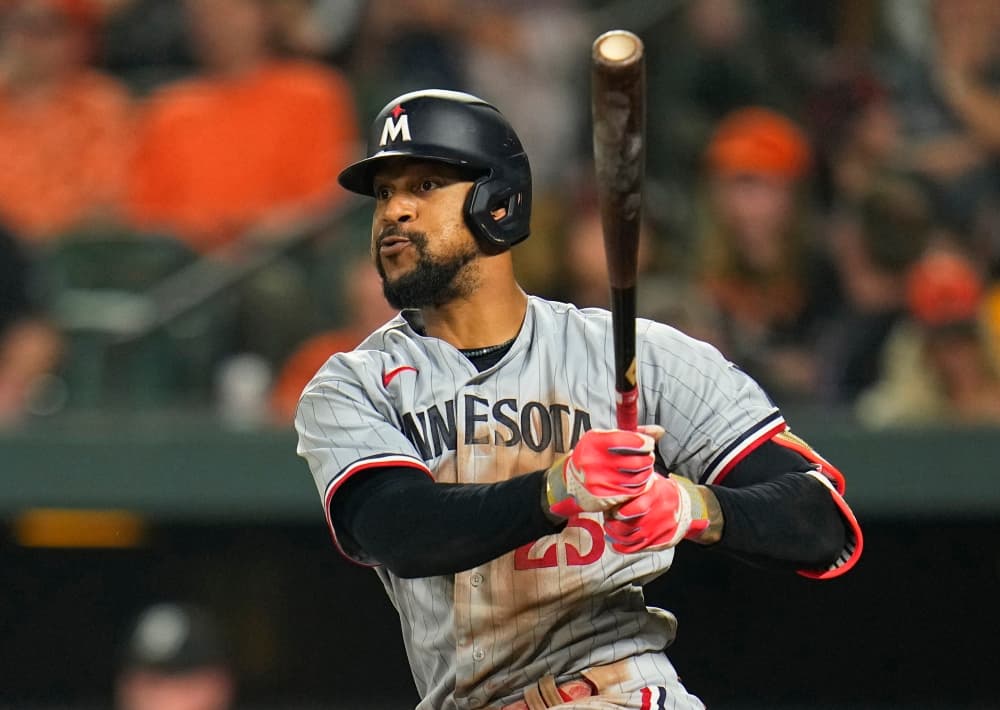 Byron Buxton returns to CF for the Twins. Knee trouble kept him from playing defense for 554 days