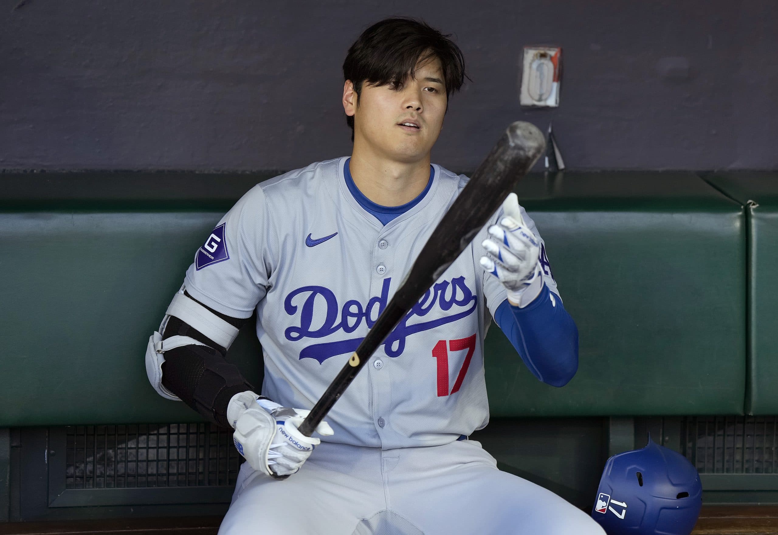 Dodgers Bat Boy Javier Herrera Receives Praise from Ohtani