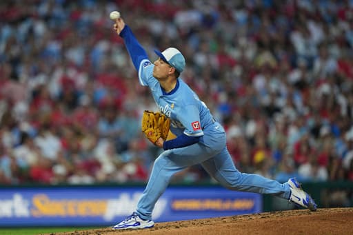 Royals place pitcher Ryan Bergert, outfielder Kyle Isbel on IL; recall Luinder Avila, John Rave