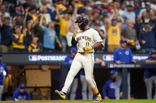 Brewers’ Chourio hits 3-run homer in Game 2 of NLDS after hurting his hamstring in series opener