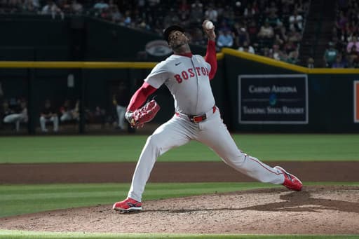 Details of Aroldis Chapman’s $13.3 million, 1-year contract with the Boston Red Sox for 2026