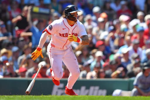 Surging Red Sox topple Blue Jays 6-1