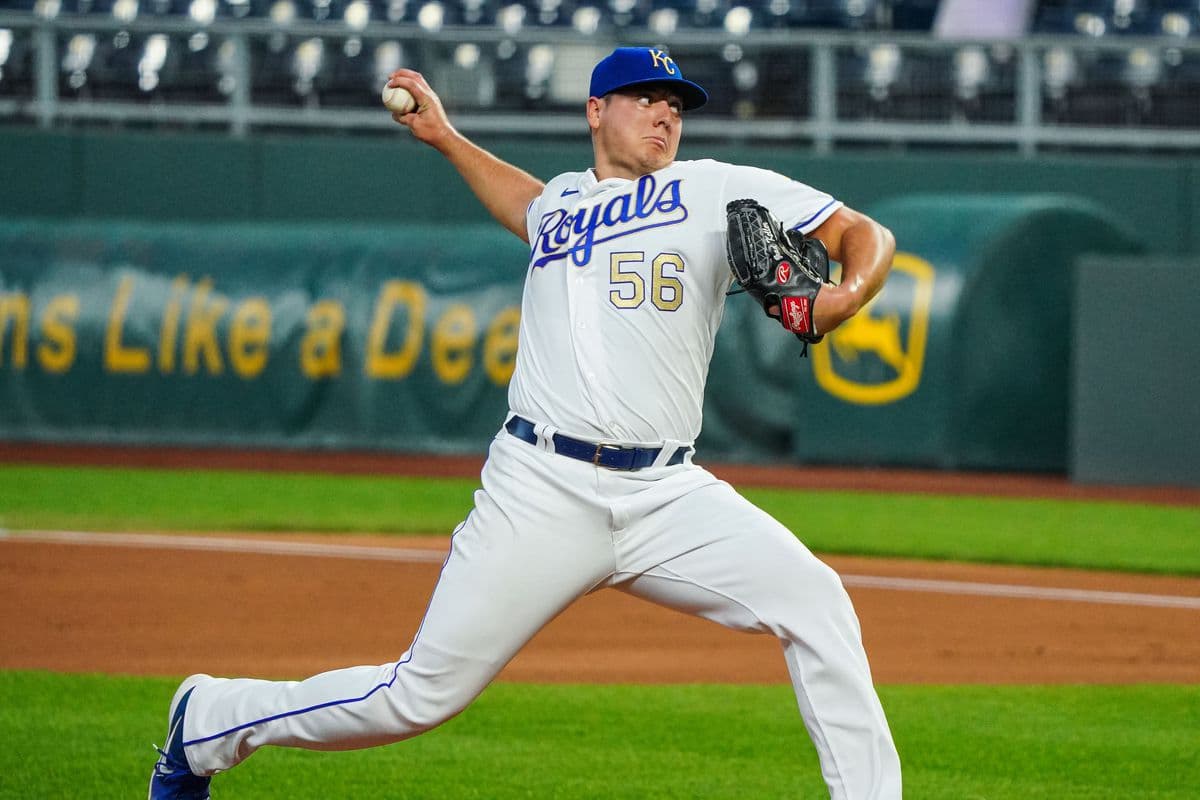 Chicago Cubs agree to a minor league deal with right-hander Brad Keller