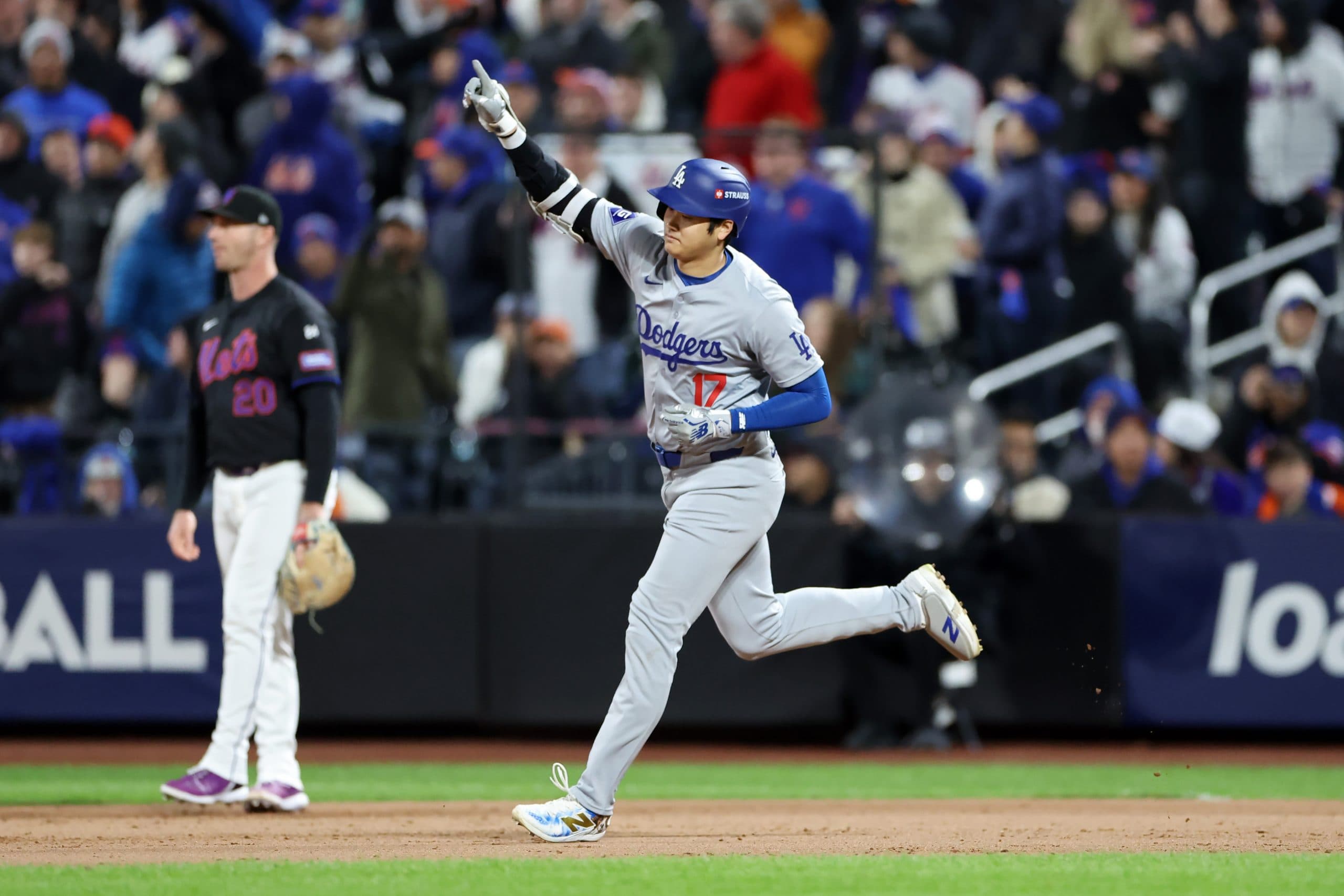 Shohei Ohtani Continues Dominance With Men on Base