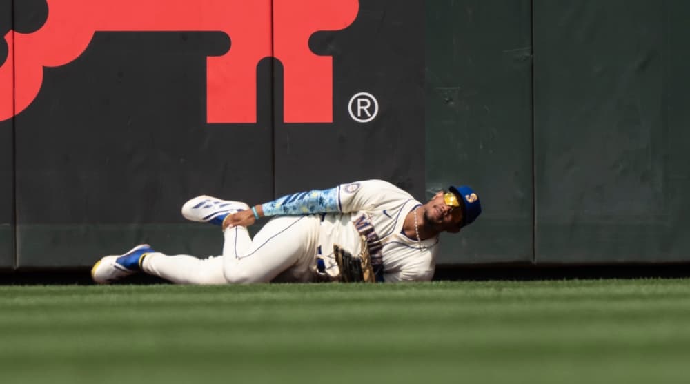 Mariners Julio Rodriguez has MRI on Right Ankle Day After Crashing into Outfield Fence
