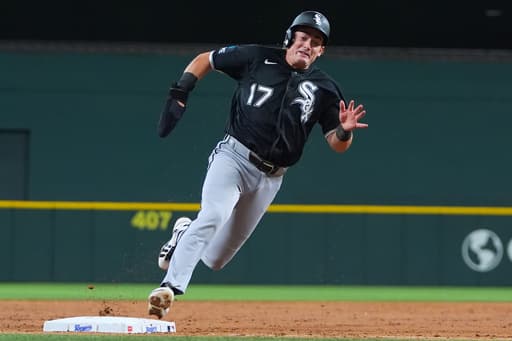 Benintendi’s 3-run double chases deGrom, helps White Sox to 10-3 win over Rangers