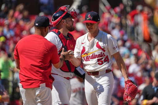 Gray takes no-hit bid into 6th as Cards beat Giants 4-3 Sunday
