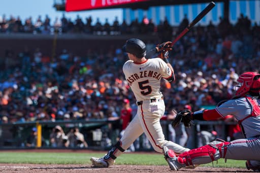 Yastrzemski hits a 2-run homer in the 10th inning and Giants top Reds 8-6