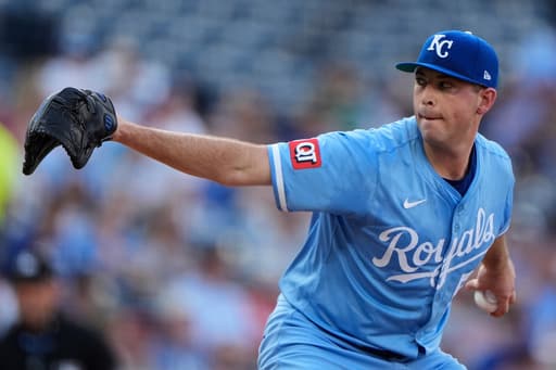 Rangers lose top prospect, infielder Sebastian Walcott, to UCL injury and surgery