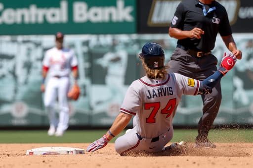 Braves rally in 9th for 4-3 victory over Cardinals