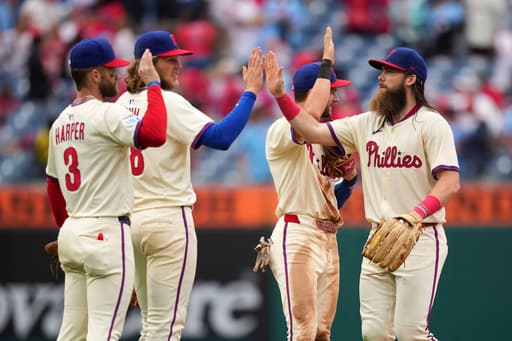 Turner’s 5 hit-day, Schwarber’s power lead Phillies to sweep of Mariners