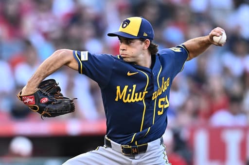Blue Jays’ Trey Yesavage leaves start vs Astros after 2 innings with apparent knee injury
