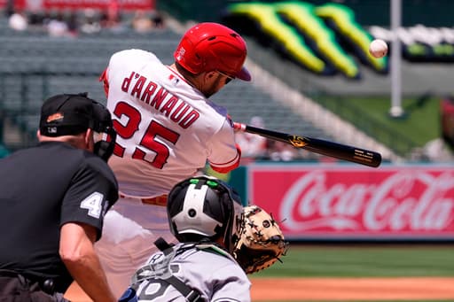 Travis d’Arnaud’s 3-run homer, Walbert Ureña’s strong outing help Angels beat White Sox 8-2