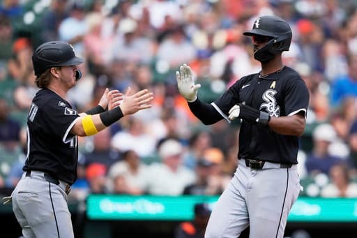 Sosa homers and drives in three runs as White Sox stay hot with 6-4 win over Tigers