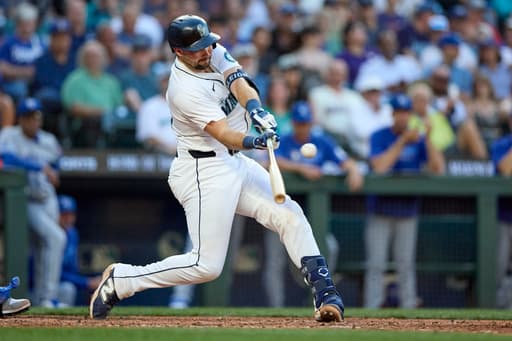 Raleigh extends MLB lead with 33rd homer in Mariners’ win over Royals