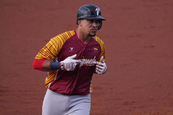 Reds Sign Journeyman IF Hernan Perez to Minor League Deal