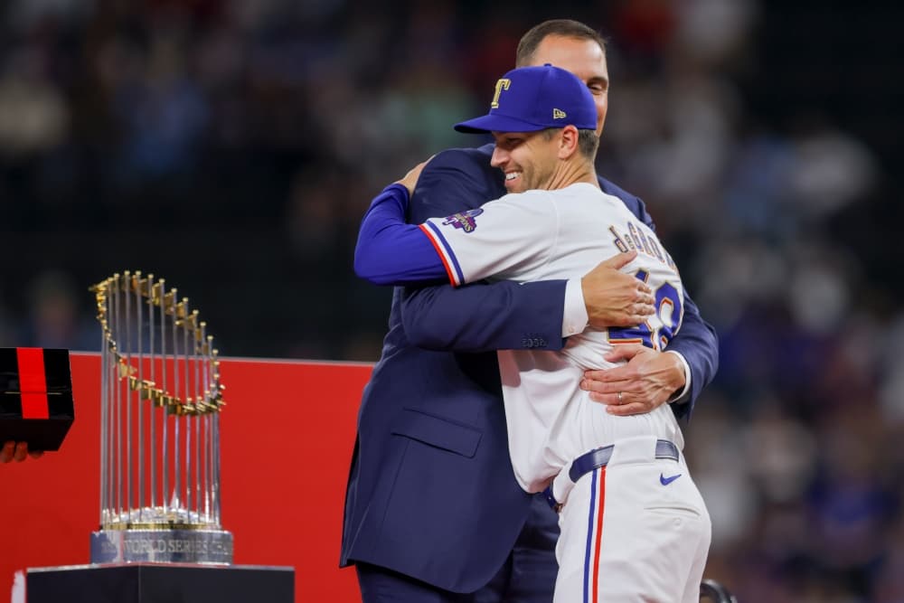 DeGrom throwing from 90 feet in rehab from surgery with hopes to pitch for Rangers down stretch