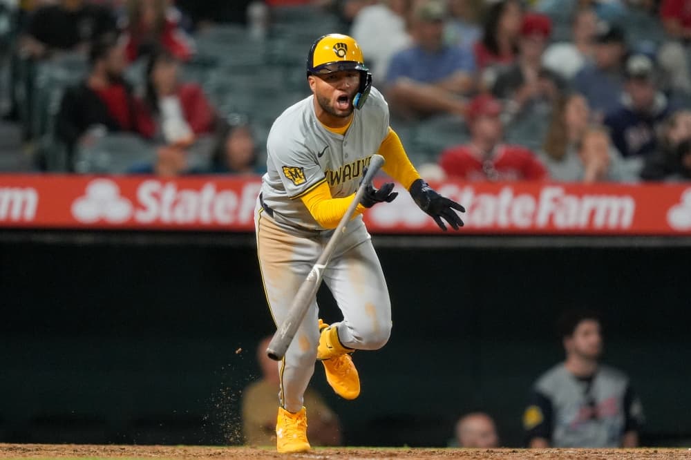 Brewers put catcher Gary Sánchez on 10-day IL, add pitcher Dallas Keuchel for start vs. Rangers