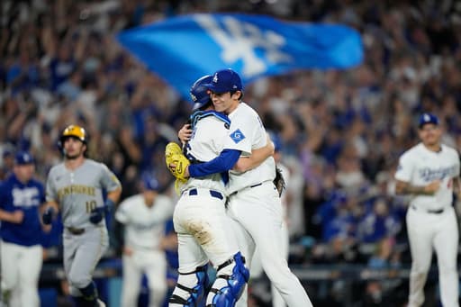 Shohei Ohtani hits 3 homers, strikes out 10 in Dodgers’ clinching 5-1 NLCS win over Brewers