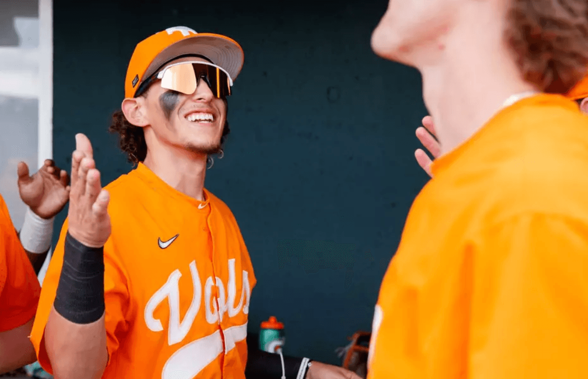Tennessee Volunteers Route Florida Gators, 10-0, Behind Aidan King’s First SEC Start