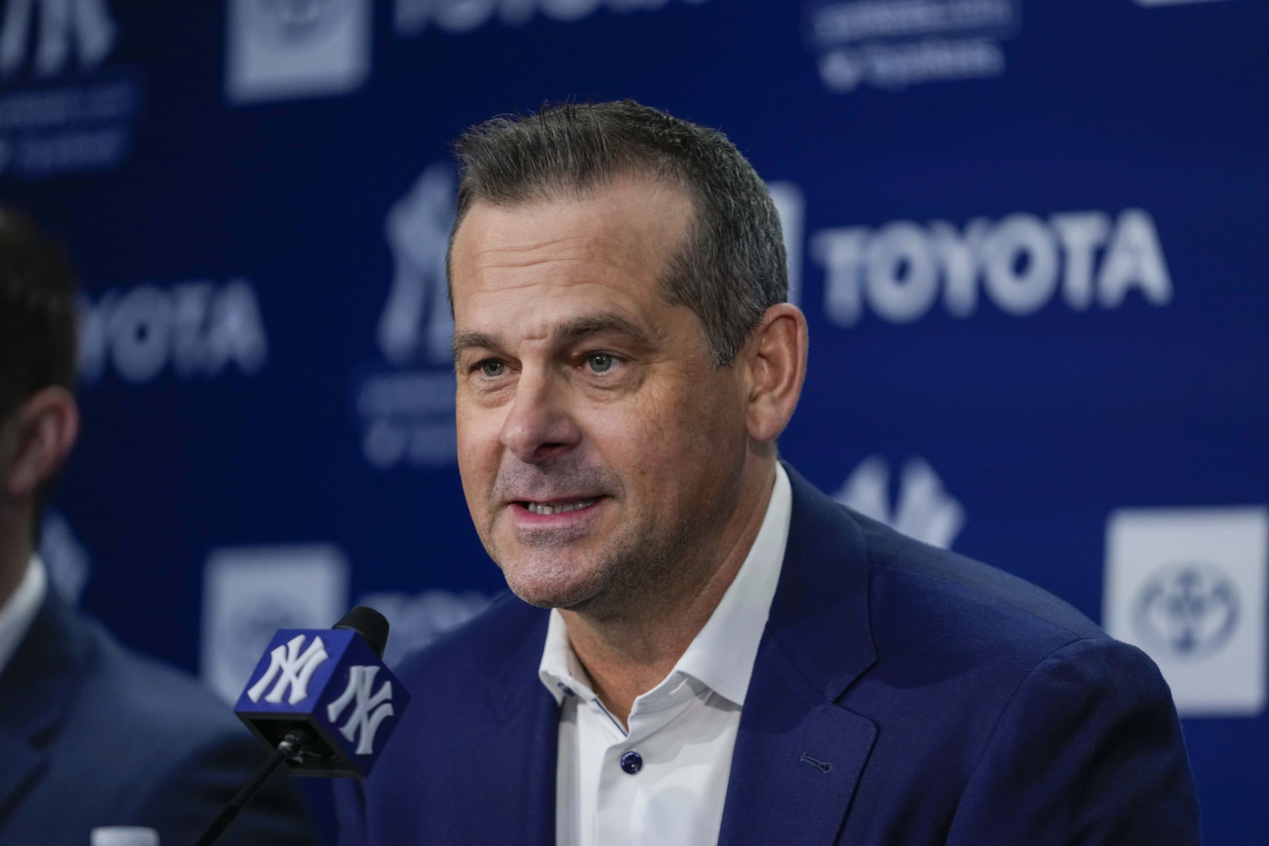 Yankees’ Boone Says He Hopes His Team Would Handle Title `with a little more class’ than Dodgers