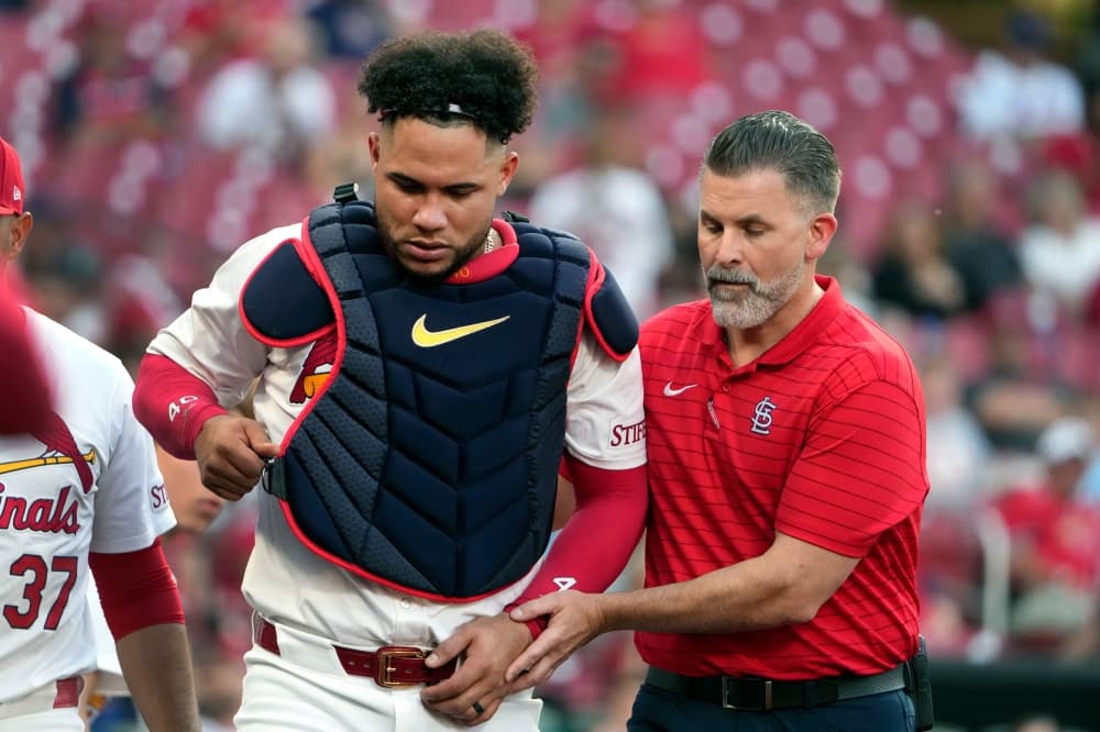 Cardinals catcher Willson Contreras breaks left forearm when hit by J.D. Martinez’s bat