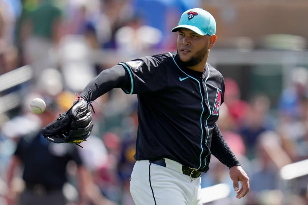 Diamondbacks pitcher Eduardo Rodríguez has lat strain