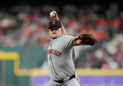 Webb pitches 7 strong innings as Giants beat Astros 3-1