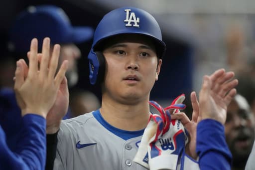 Ohtani and Freeman homer off Alcántara as Dodgers beat Marlins 7-4