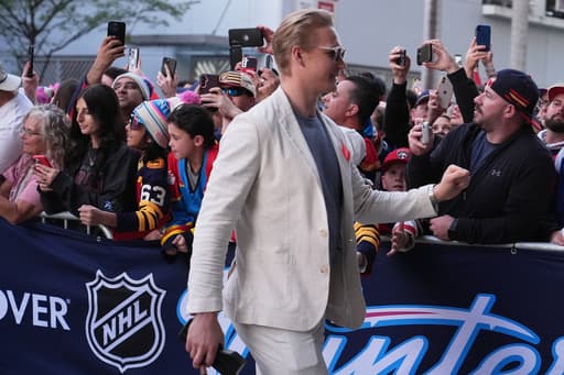 Florida Panthers and New York Rangers bring ‘Miami Vice’ flair to Winter Classic