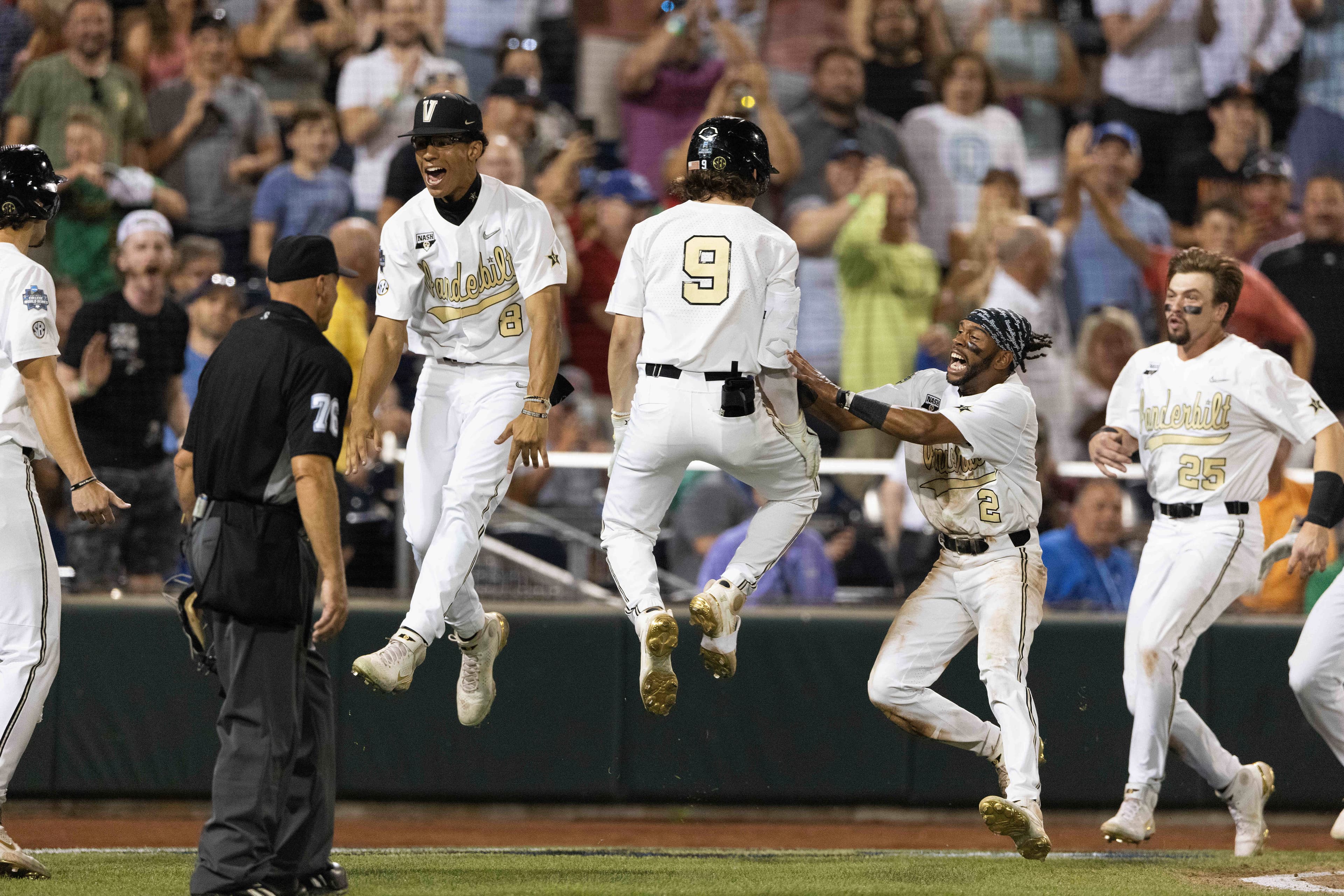 Top 100 Outfielder in 2025 High School Class Flips Commitment to Vanderbilt