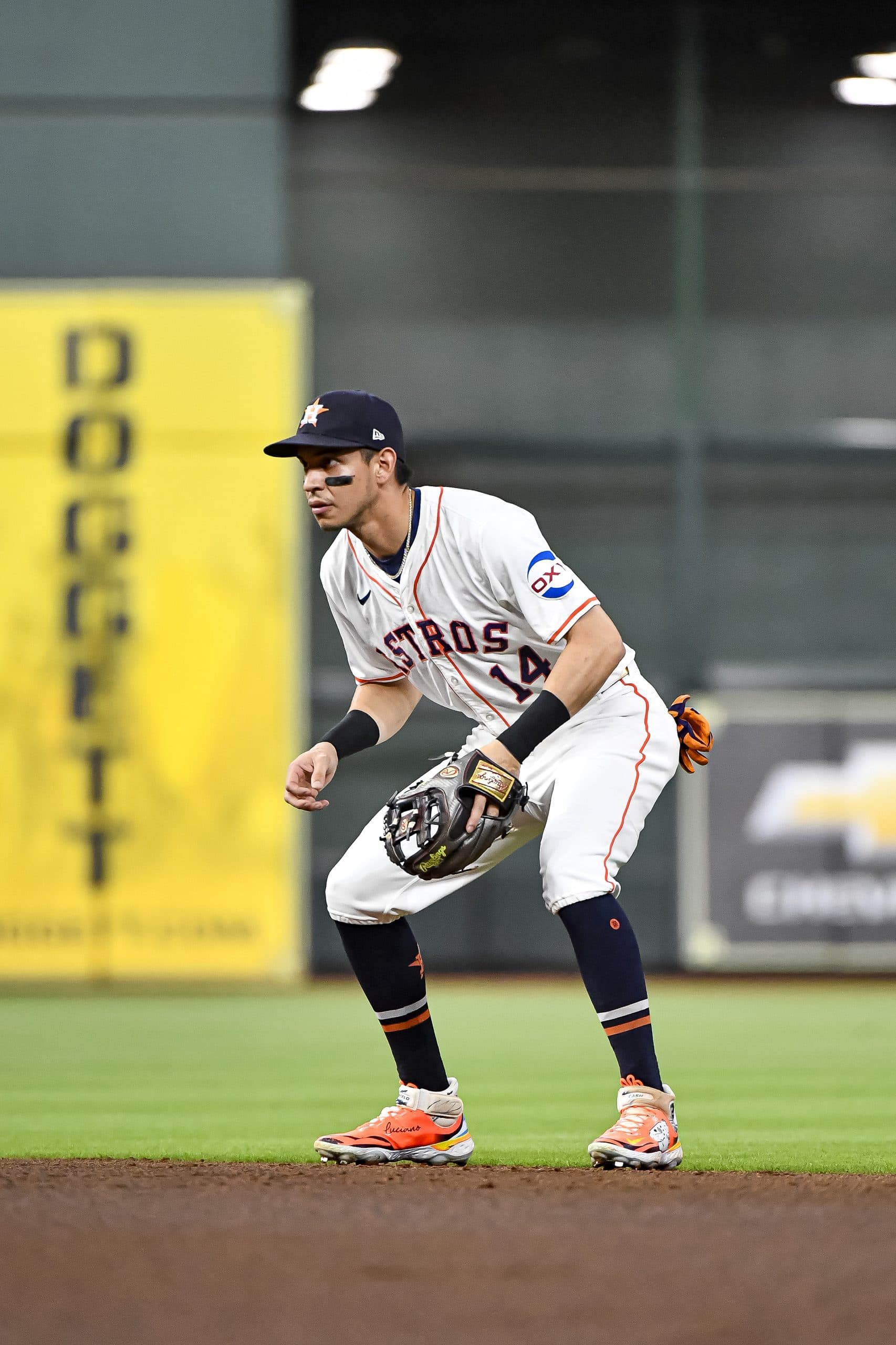 Houston Utility Player Mauricio Dubón Has to Repair Thumb Ligament