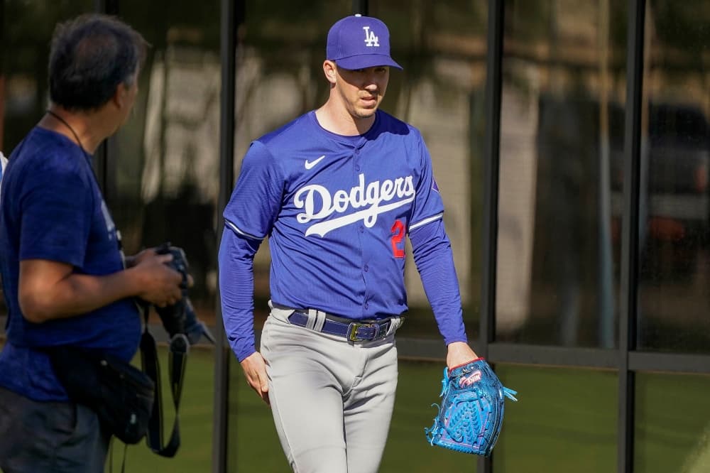 Dodgers open with 7 pitchers on IL after adding Buehler, Graterol, Treinen and Sheehan