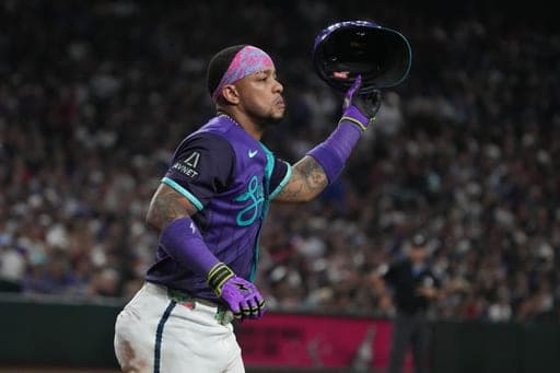 Ketel Marte (4), segunda base de los Diamondbacks de Arizona, en partido frente a los Dodgers de Los Ángeles durante la primera entrada, el viernes 7 de agosto de 2026, en Phoenix. (AP Foto/Rick Scuteri) (AP Photo/Rick Scuteri)