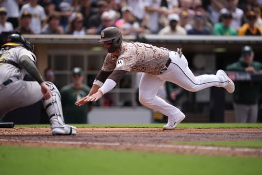 Cortes homers, Kurtz reaches base for 47th straight game as A’s beat Padres 5-2