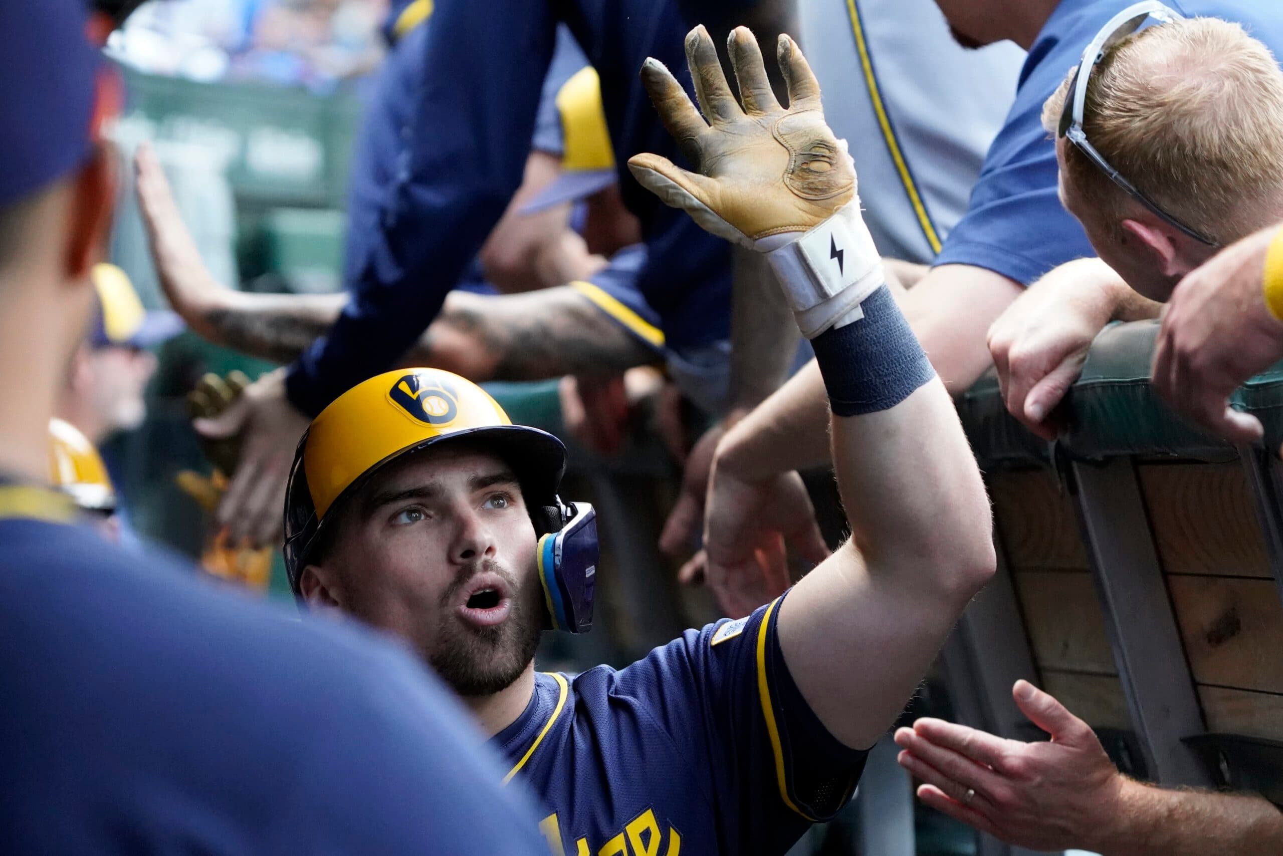 Brewers rookie Durbin, a Chicago-area native, hits home run in ‘homecoming’ at Wrigley Field