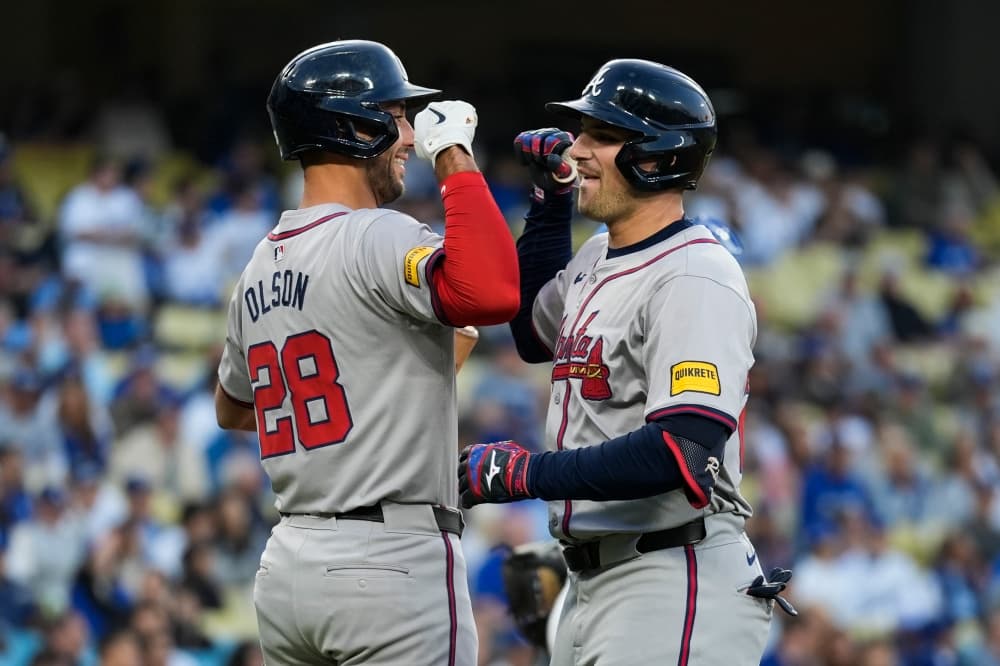 Braves 3B Austin Riley leaves game with tightness on his left side