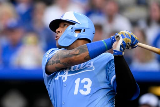 Perez’s 3-run homer leads Royals’ rout of Twins, 11-2