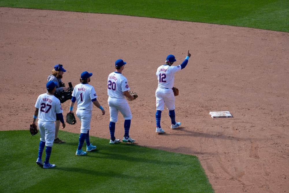 After first sweep of Padres in 18 years, Mets in NL wild-card race despite 33-37 record