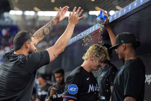 Kyle Stowers hits 2-run walk-off homer in 10th to give the Marlins an 8-7 win over the Royals