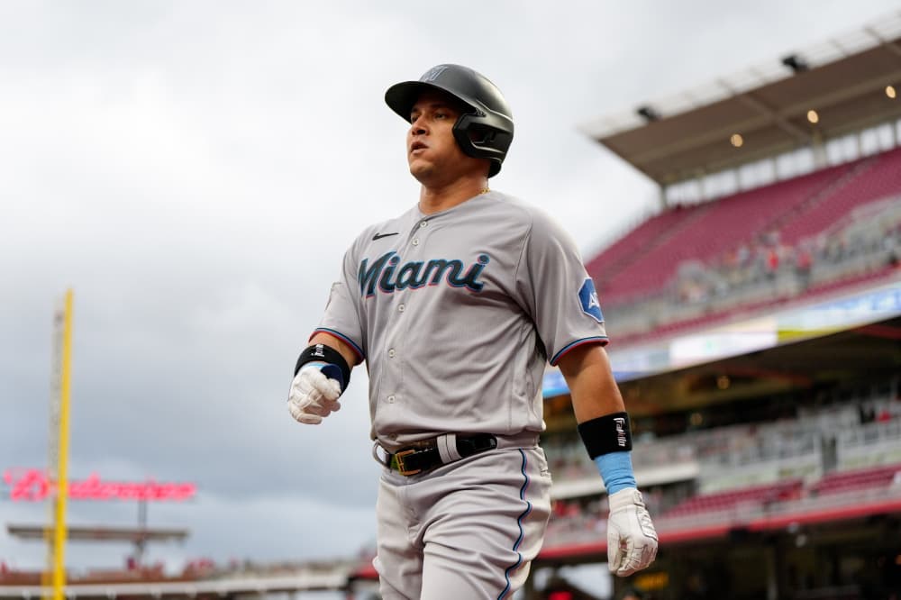 Avisaíl García cut by Miami Marlins, who owe the outfielder $24.6 million