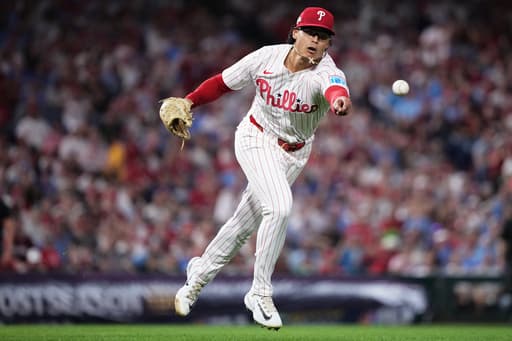 Left-hander Jesús Luzardo and Phillies agree to $135 million deal for 2027-31