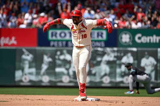 Walker’s clutch hits help Cardinals overcome fielding gaffes in 6-5 win over Arizona