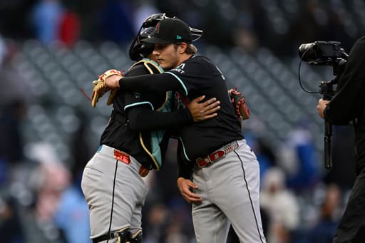 Naylor’s third hit lifts Diamondbacks over Cubs 3-2 in 11 innings
