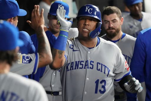 Perez leads Royals to 12-1 rout of White Sox and moves into 3rd place on franchise RBI list