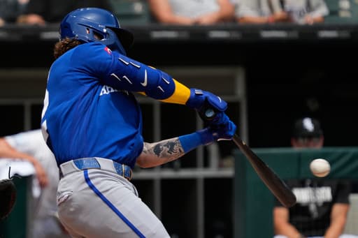Carter Jensen extends his hitting streak as the Royals avoid sweep in 5-4 win over the White Sox