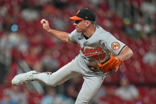 Baltimore Orioles starting pitcher Chris Bassitt throws during the sixth inning of a baseball game against the St. Louis Cardinals Tuesday, Aug. 25, 2026, in St. Louis. (AP Photo/Jeff Roberson) (AP Photo/Jeff Roberson)