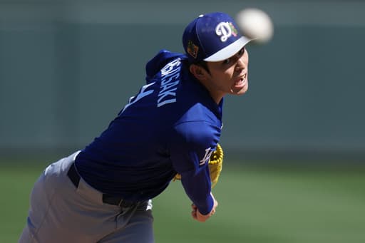 Dodgers’ Roki Sasaki has another erratic outing as he tries to earn role in starting rotation