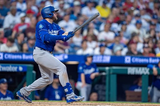 Max Muncy hits go-ahead homer as Dodgers beat Phillies 9-5
