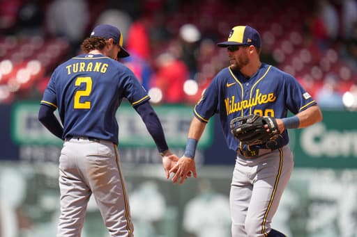 Ashby ties Sale for big league lead with 6th win as Brewers defeat Cardinals 6-2